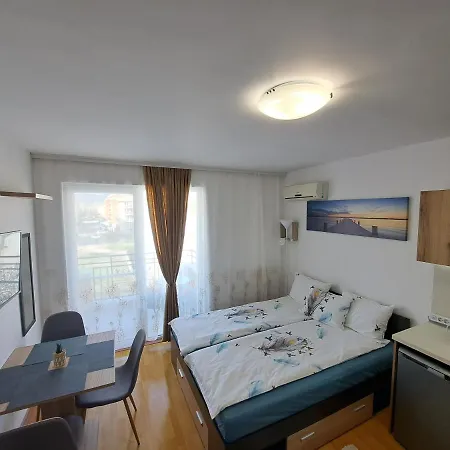 за гости магнолия резиденс Apartament Sunny Beach