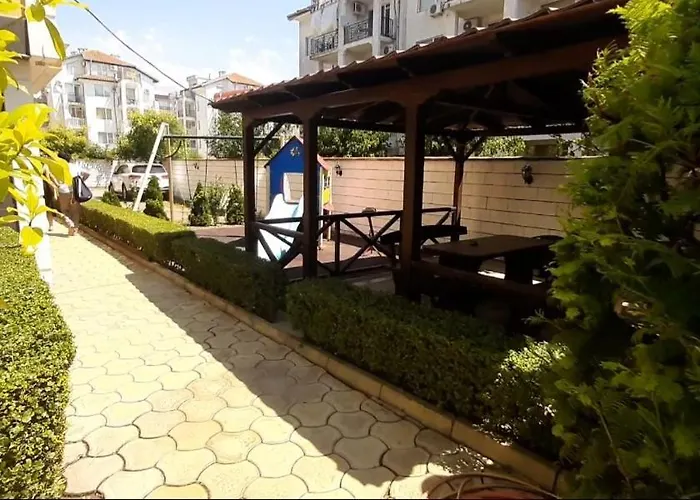 за гости магнолия резиденс アパート *