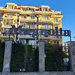 за гости магнолия резиденс *