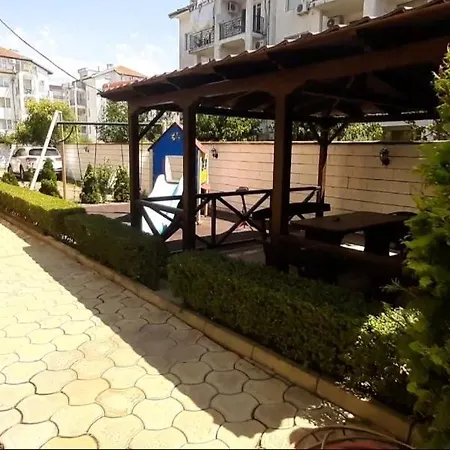 за гости магнолия резиденс 아파트 *