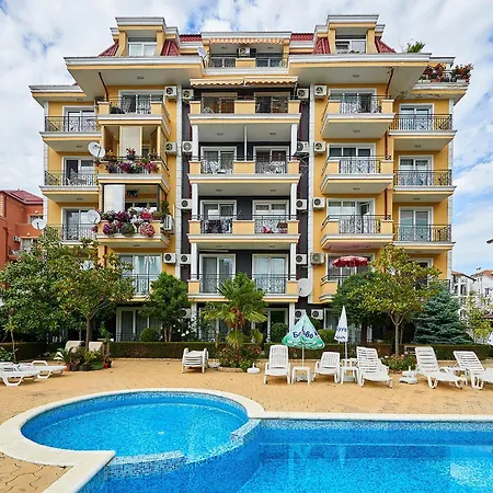 за гости магнолия резиденс Apartmán *